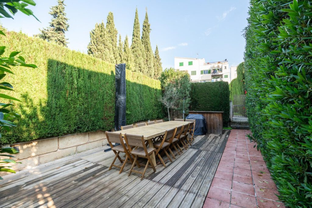 Impresionante adosado en La Vileta, 4 dormitorios con piscina