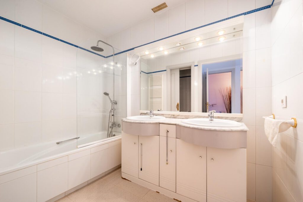 Impresionante adosado en La Vileta, 4 dormitorios con piscina