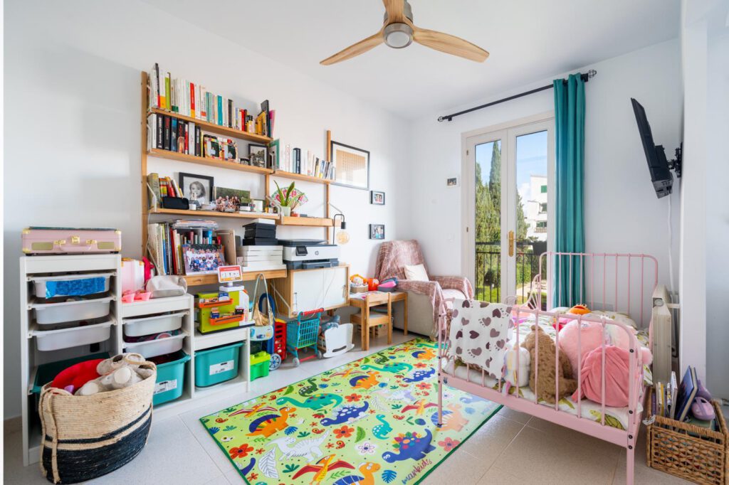 Impresionante adosado en La Vileta, 4 dormitorios con piscina