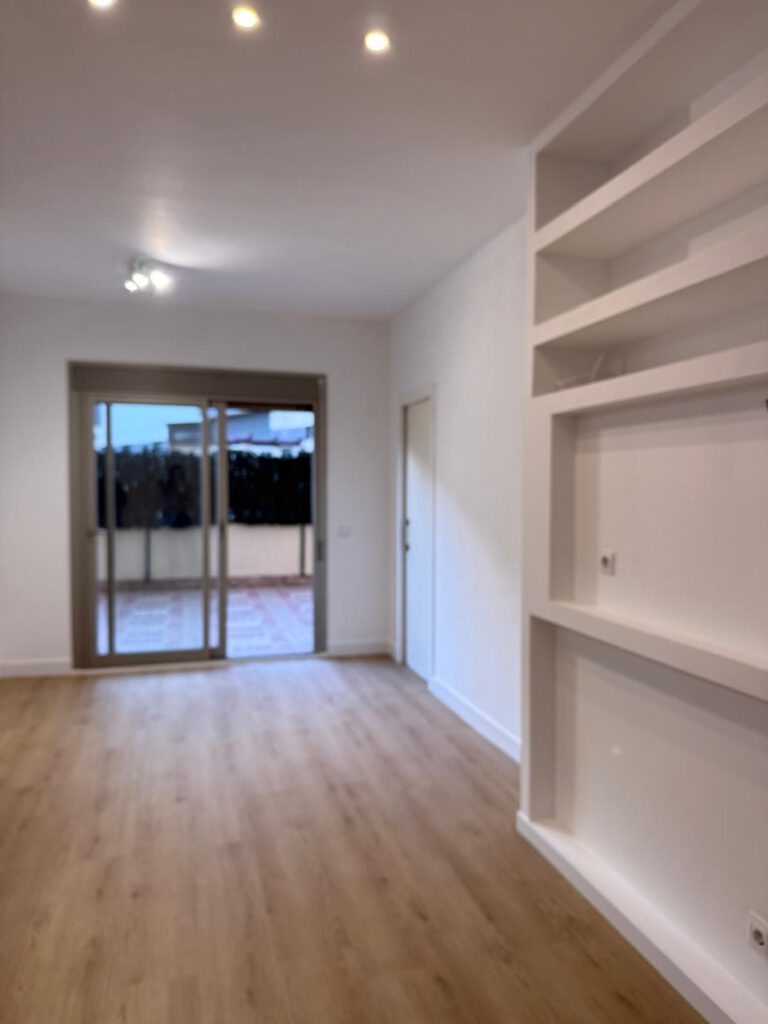 Flamante planta baja con terraza privada y piscina en zona Amanecer