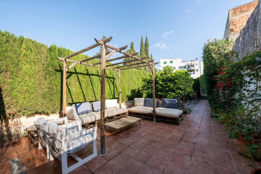 Impresionante adosado en La Vileta, 4 dormitorios con piscina