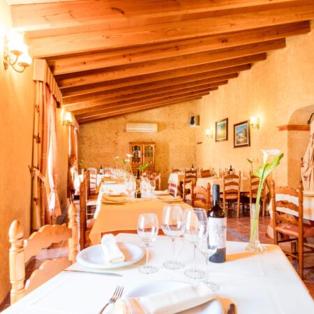 Restaurante emblemático en Sencelles ¡Oportunidad!!