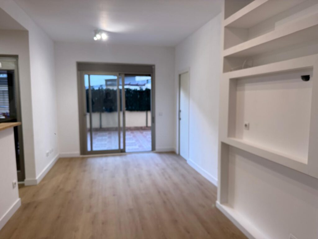 Flamante planta baja con terraza privada y piscina en zona Amanecer