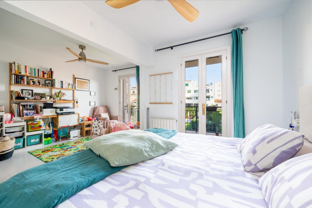 Impresionante adosado en La Vileta, 4 dormitorios con piscina