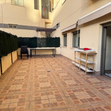 Flamante planta baja con terraza privada y piscina en zona Amanecer